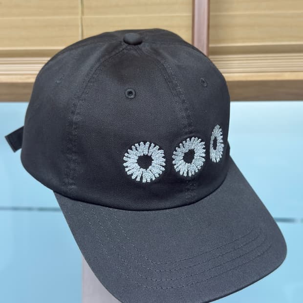 999휴머니티 로고 아카이브 볼캡: 차콜