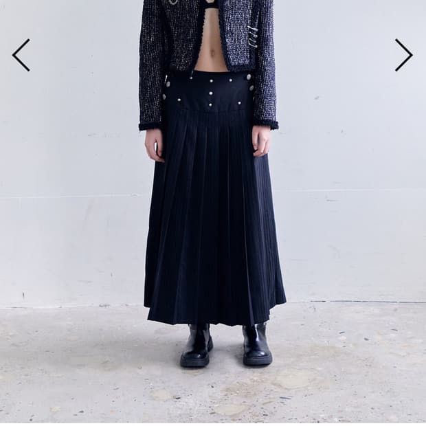 구해요) 데어드 METAL PLEATED LONG SKIRT