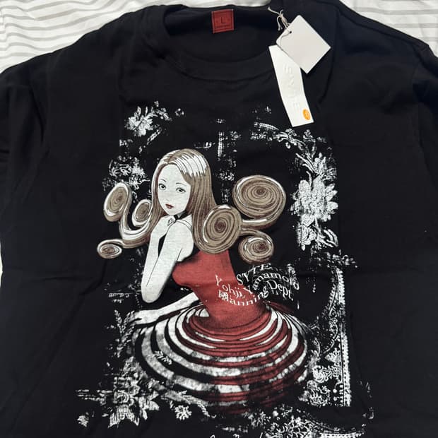 L)이토준지x요지야마모토(s’yte티셔츠