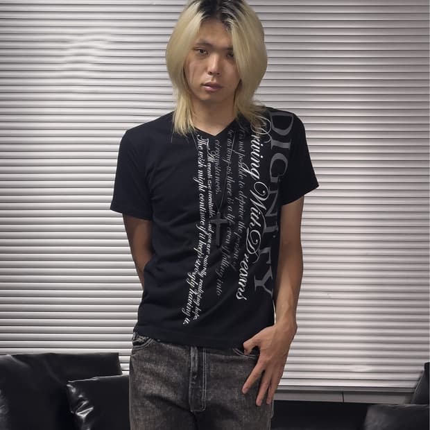 {UNKNOWN} Vertical Lettering V-Neck Tee