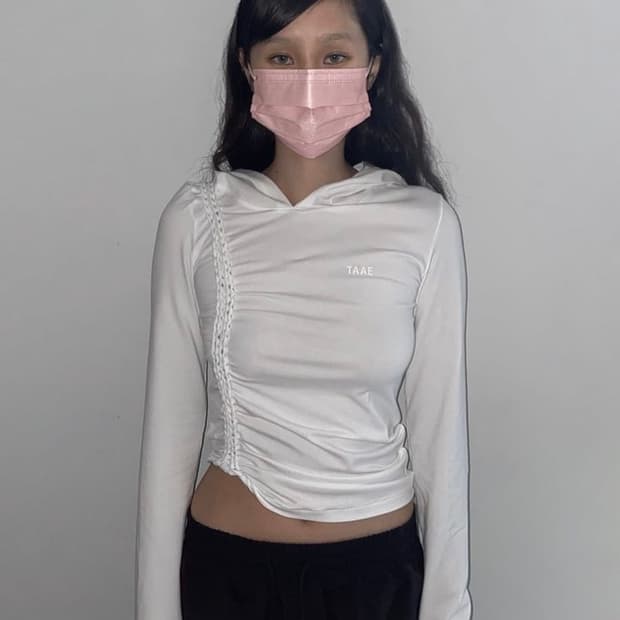 태 TAAE 셔링 긴팔 후드티