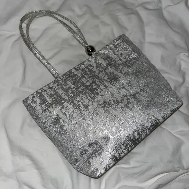 *해외출국으로 판매중단예정* Yunse 실버볼 미니 토트백