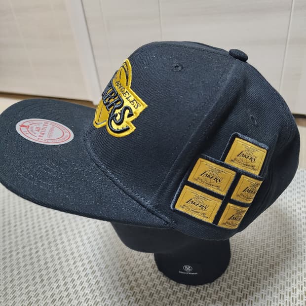  미첼앤네스 로스앤젤레스 레이커스 코비 브라이언트 챔피언 824 스냅백