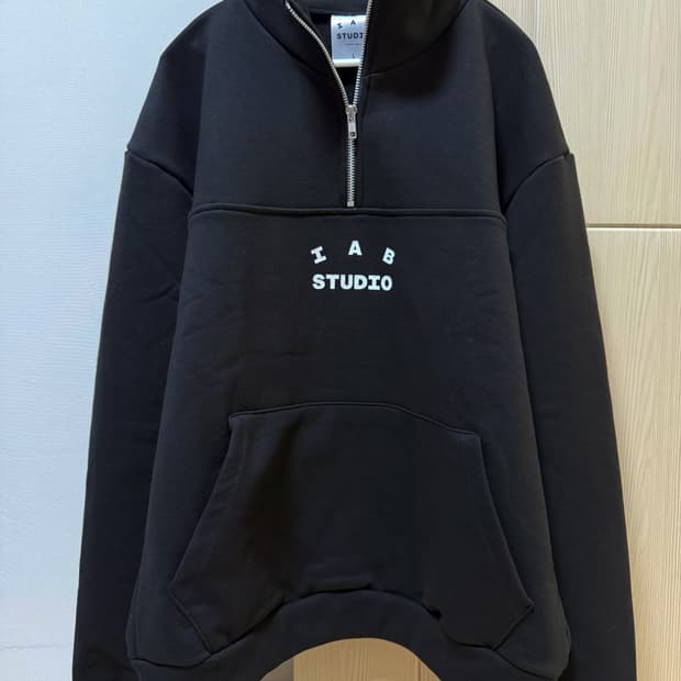 아이앱 23ss 하프집업 미착용