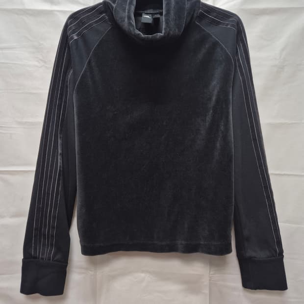 아디다스  벨벳 크롭맨투맨