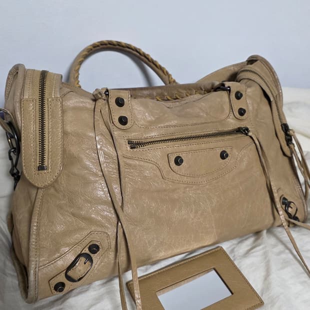 발렌시아가 모터백 시티백