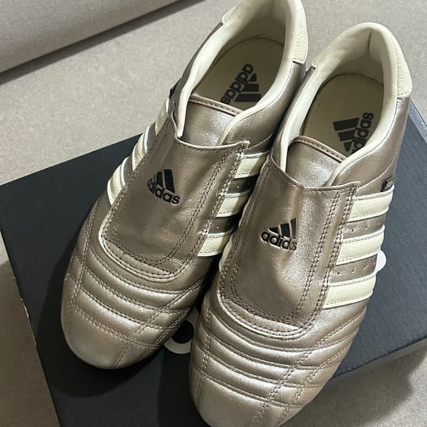 아디다스 태권도 크림화이트 245 판매합니다!