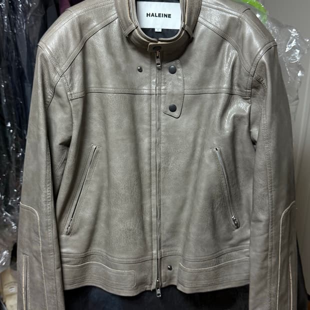 알렌느 - 벨티드 3D 레더 바이커 자켓 (그레이쉬 베이지/1)