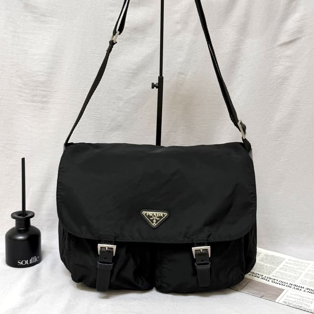 (컨디션굿)프라다 투버클 포코노 나일론 메신저백 크로스백
