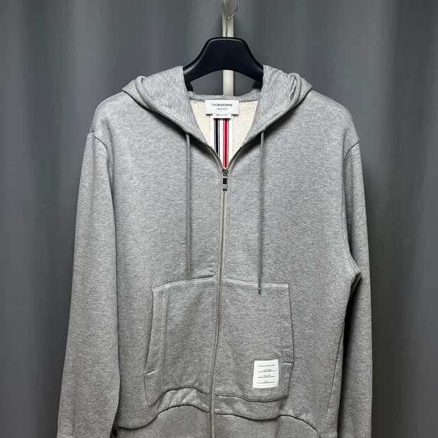 [정품] 드라이 O / 톰브라운 백삼선 후드집업 그레이 3size