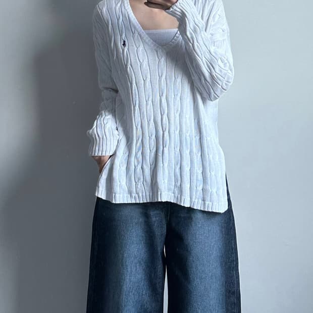 폴로 랄프로렌 신형 화이트 꽈베기 브이넥 니트