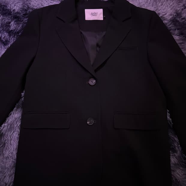 ( F ) Classic Black Tailored Blazer