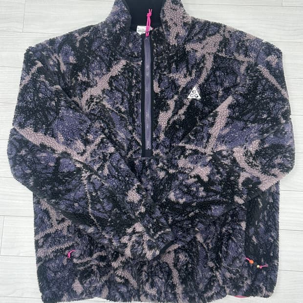 나이키 ACG 카모 플리스 아노락입니다