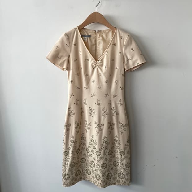 vintage v-neck embroidered wool dress