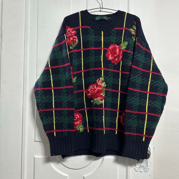 빈폴 체크 장미 니트