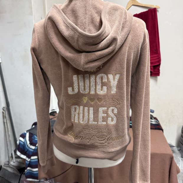 쥬시꾸뛰르 백로고 딱붙 벨벳 후드집업