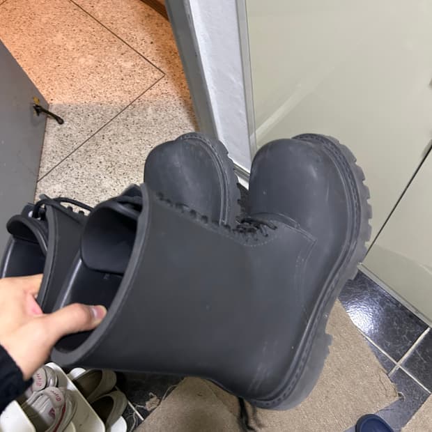 발렌시아가 부츠 스테로이드