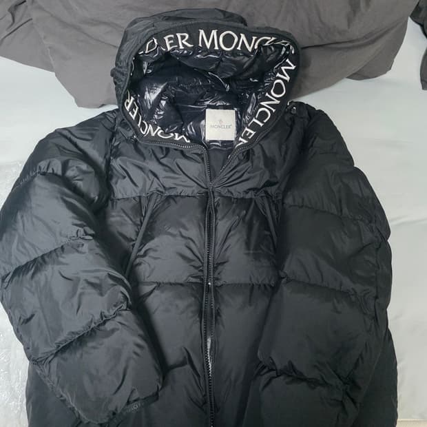 몽클레어 몽클라 6사이즈 판매합니다.