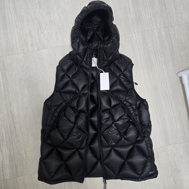 [M, 새제품] 로아 하이킹 누나 800 후디 다운 베스트