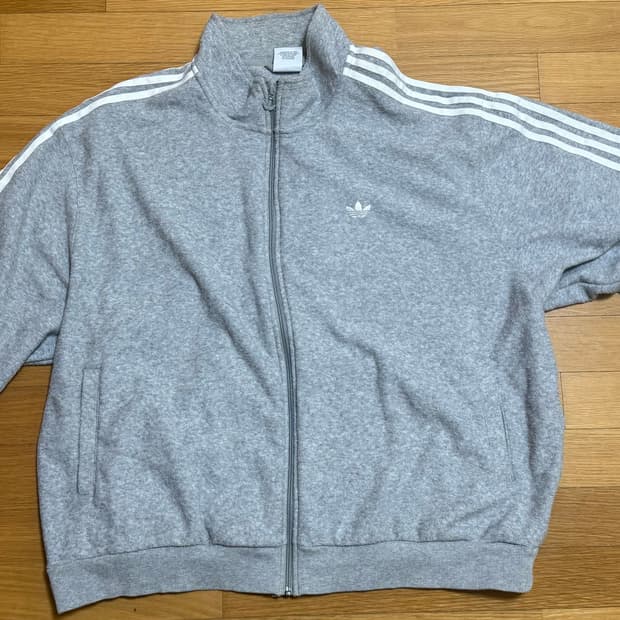 아디다스 부클 트랙탑