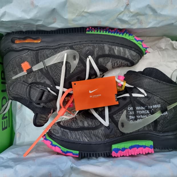 나이키X오프화이트 에어포스1 미드 270