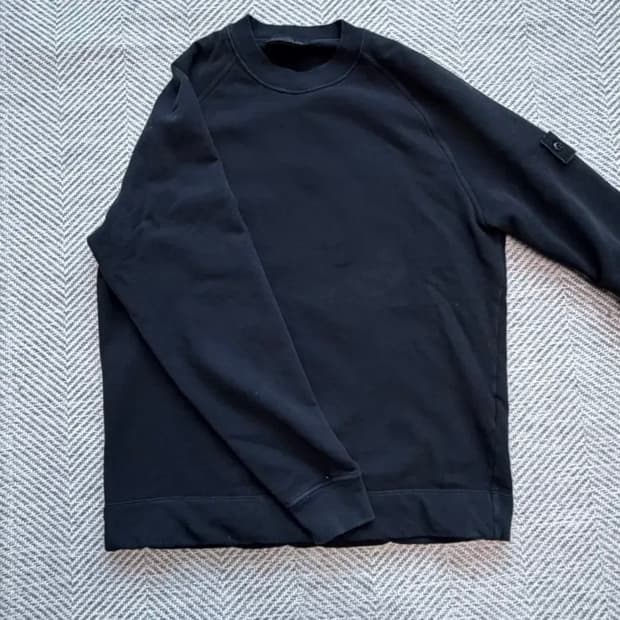 스톤아일랜드 24ss 고스트피스맨투맨 L