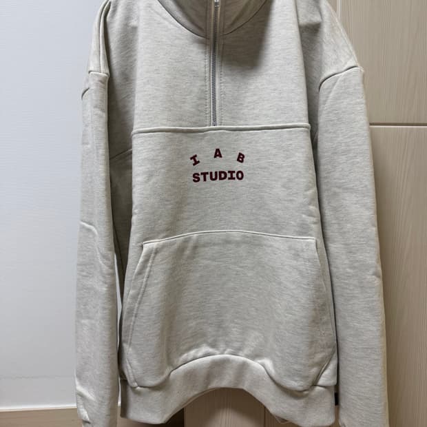 아이앱 23ss 하프집업 미착용 새상품