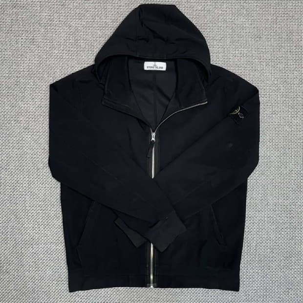 스톤아일랜드 라이트 소프트쉘 후드집업