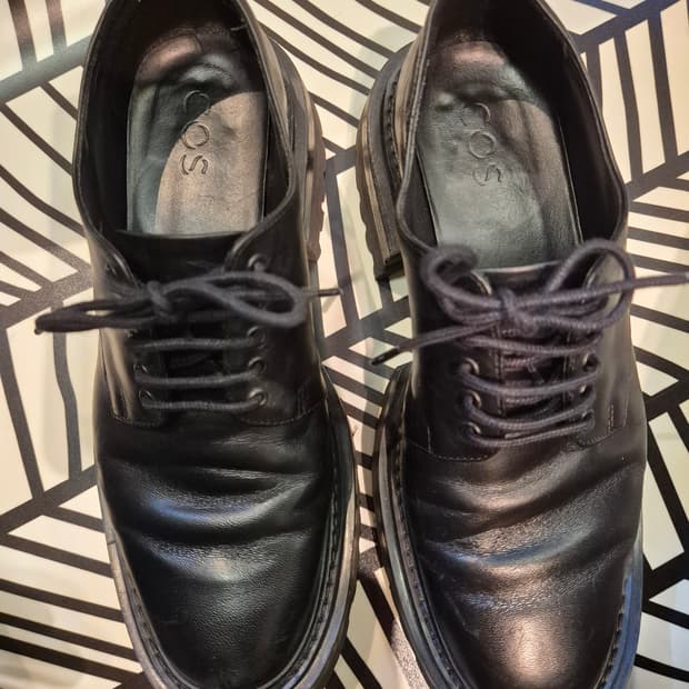 코스 더비 슈즈 240 판매합니다 