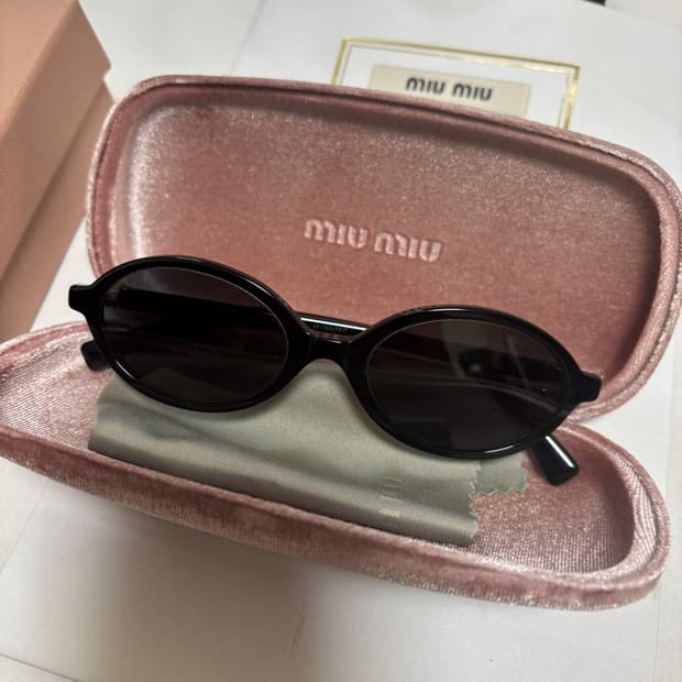 미우미우 리가드 선글라스(블랙) 판매