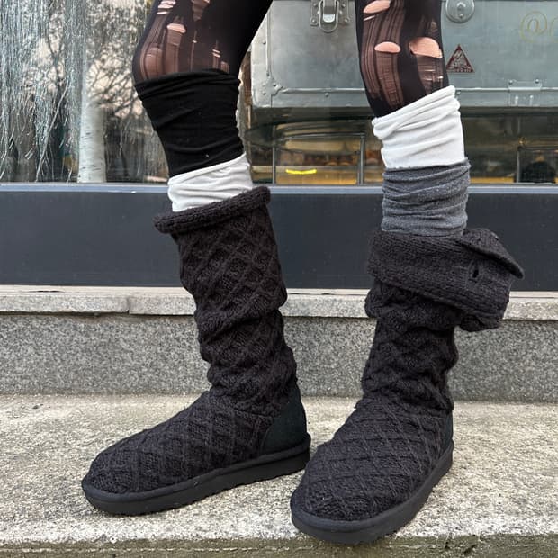 00s 블랙 와플 니트 카디 어그 부츠