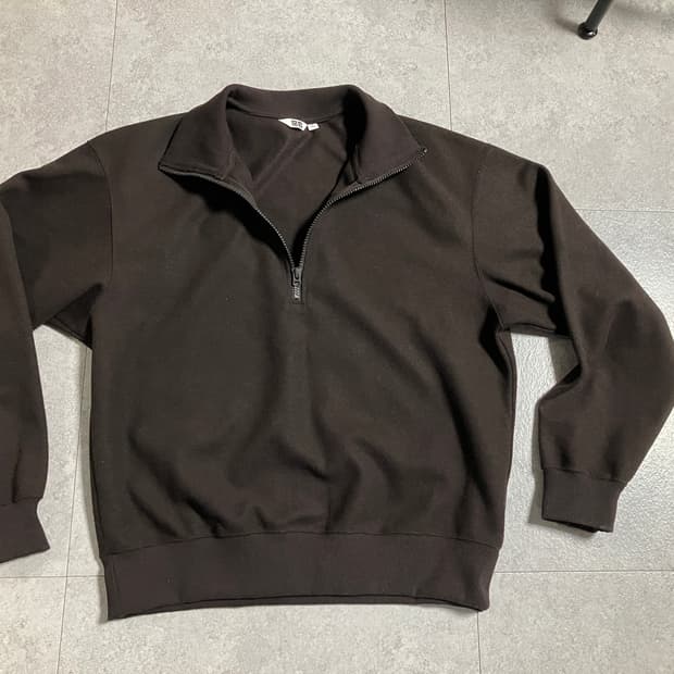 유니클로 브러시드 하프집 스웨트셔츠 (다크브라운, M)