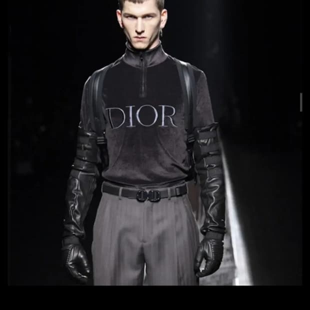 Dior 19/20 fw 런웨이 착장 제품 디올 벨벳 하프집업 반팔