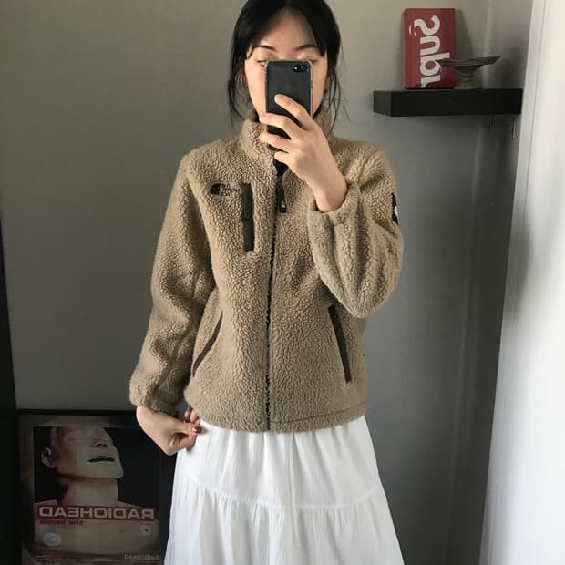 노스페이스 로고 베이지 플리스 집업