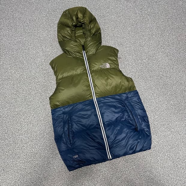 노스페이스 눕시700 패딩 조끼 카키/네이비 