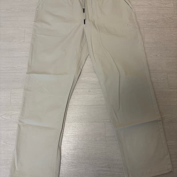 Calvin Klein 베이지 면바지