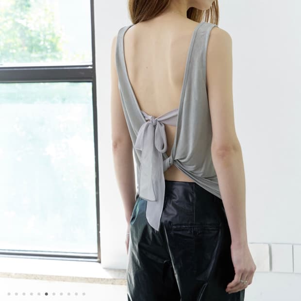 Teak TIE NECK SLEEVELESS TOP (SILVER)