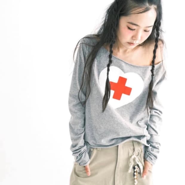 샵페어리 하트 티셔츠 그레이