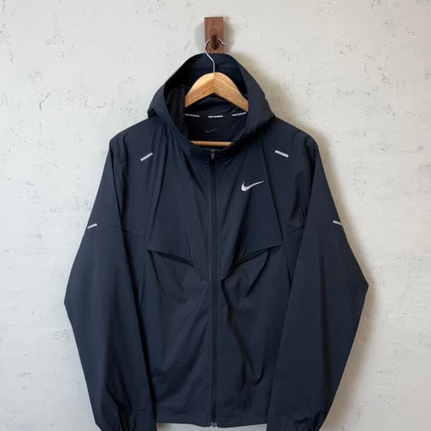 나이키 UV 리펠 러닝 바람막이 블랙