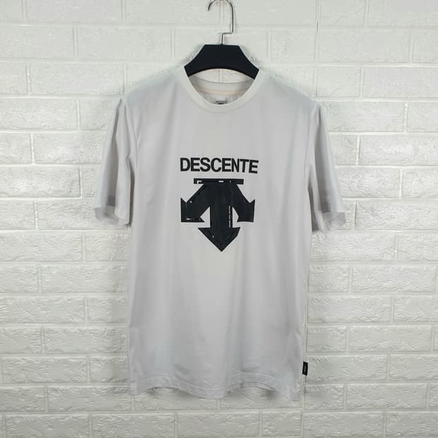 [95]데상트 기능성 반팔 라운드티