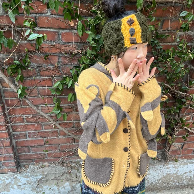 너구리 캐릭터 니트 가디건