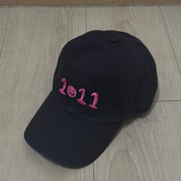 1011갤러리 볼캡 팝니다