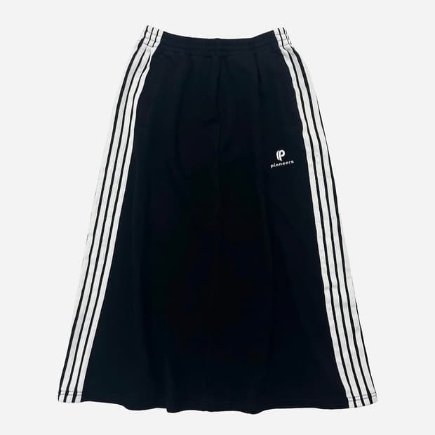 Pioneers skirt
