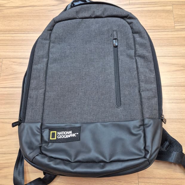 내셔널지오그래픽 백팩 N185ASU730 모델 판매합니다. 무난한 디자인