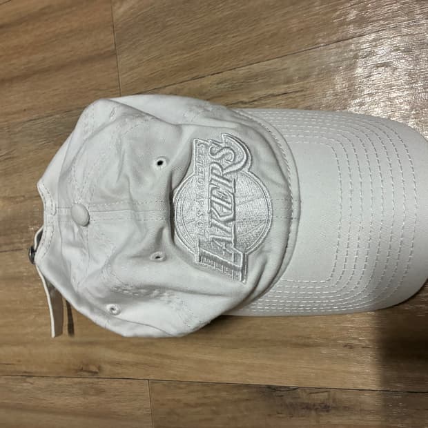 뉴에라 레이커스 화이트 볼캡 모자