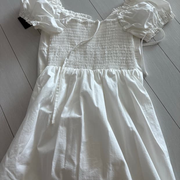 Deline 델라인 오프숄더 블라우스