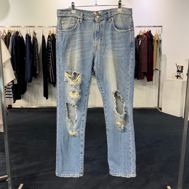 [32] MSGM 디스트로이드진 데님 청바지