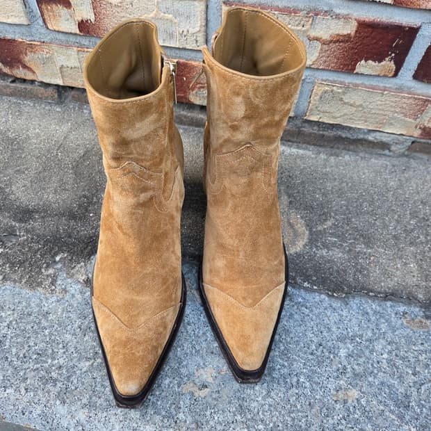 지미추 스웨이드 웨스턴 앵클 부츠