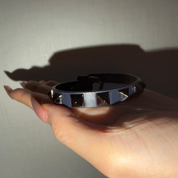 발렌티노 스터드 팔찌