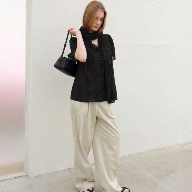 르바(LEVAR) French Ruffle Blouse